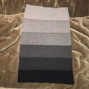 BCBGMaxazria Hombre Grey/Black Pencil Skirt